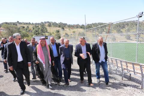 الرقاد يفتتح منتزه سلحوب العائلي وملعبه الخماسي ويتفقد مكاتب جرش وعجلون